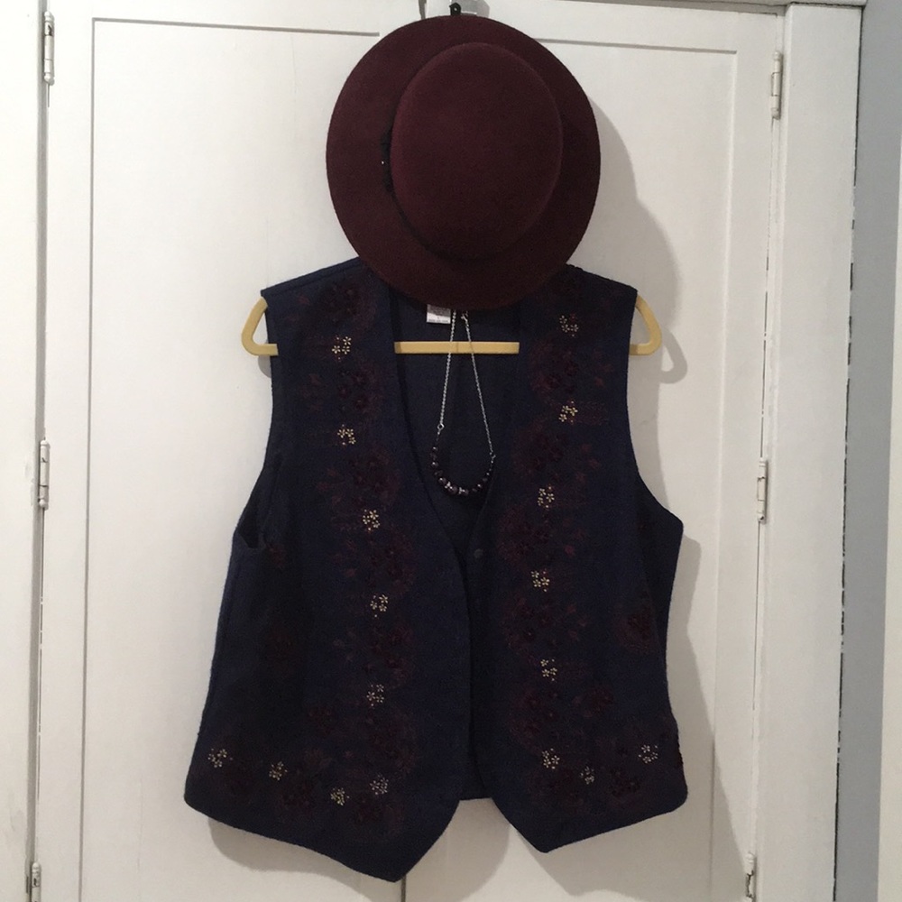 Lot 3 Wool Vest & Hat, Necklace Vintage Van Heusen